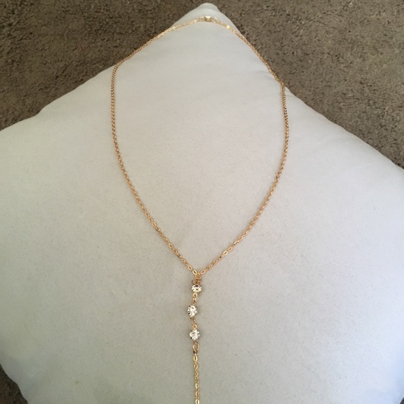 💐3/$20 or 4/$25 💐Gold backdrop necklace - Picture 4 of 7